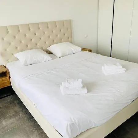 Charming 1 Bedroom Flat W Terrace&parking-67b 公寓