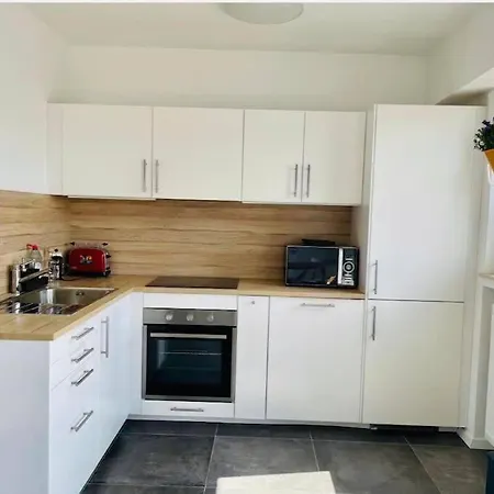 Charming 1 Bedroom Flat W Terrace&parking-67b